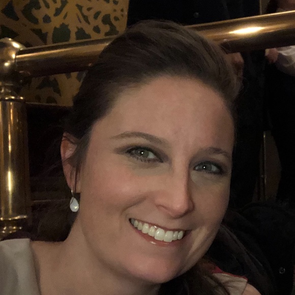 Meet your Posher, Sara - Picture 1 of 2